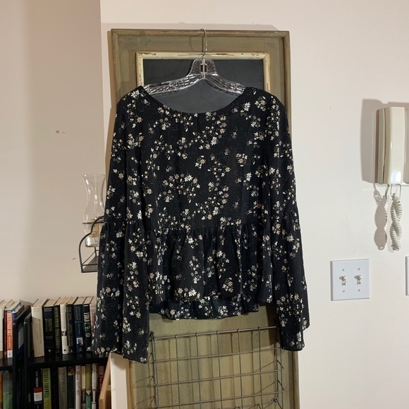 Cupcakes & Cashmere Josephina Floral Print Top Black Peplum  Blouse Medium NWT - Picture 7 of 9